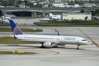 N58101 @ KFLL - Boeing 757-200