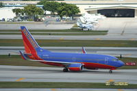 N478WN @ KFLL - Boeing 737-700 - by Mark Pasqualino