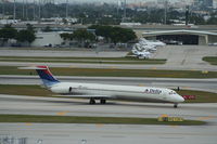 N996DL @ KFLL - MD-88