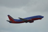 N385SW @ KFLL - Boeing 737-300 - by Mark Pasqualino