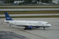 N568JB @ KFLL - Airbus A320