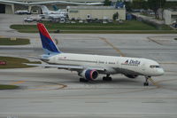 N752AT @ KFLL - Boeing 757-200 - by Mark Pasqualino