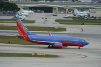 N415WN @ KFLL - Boeing 737-700 - by Mark Pasqualino