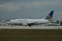 N16301 @ KMIA - Boeing 737-300