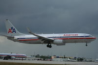 N966AN @ KMIA - Boeing 737-800 - by Mark Pasqualino
