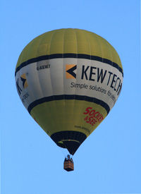 G-KEWT @ WARREN FAR - ULTRAMAGIC M-90