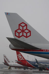 LX-ICV @ VIE - Cargolux Boeing 747-400 - by Yakfreak - VAP