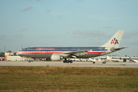 N19059 @ KMIA - Airbus A300B4-605R - by Mark Pasqualino