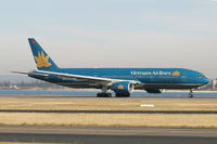 VN-A144 @ YSSY - Vietnam Airlines 777-200