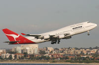 VH-OEC @ YSSY - Qantas 747-400