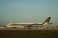 EI-DDH @ KMIA - Boeing 777-200 - by Mark Pasqualino