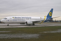 UR-GAP @ SZG - Ukraine International Airlines (Windrose titles) Boeing 737-400 - by Thomas Ramgraber-VAP