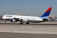 N1402A @ KLAS - Delta Airlines / 1993 Boeing 767-332