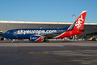 OM-NGG @ VIE - Sky Europe Boeing 737-700 - by Yakfreak - VAP