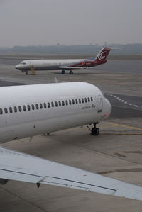 OE-IKB @ VIE - Mapjets MD80 - by Yakfreak - VAP