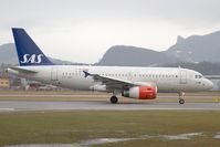 OY-KBT @ LOWS - Scandinavian Airlines A319 - by Andy Graf-VAP