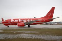 OY-MRR @ LOWS - Sterling 737-700