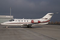 CS-DMN @ VIE - Netjets Beech400 - by Yakfreak - VAP
