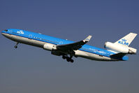 PH-KCH @ AMS - visitor - by Wolfgang Zilske