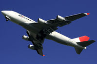 JA8909 @ AMS - visitor - by Wolfgang Zilske