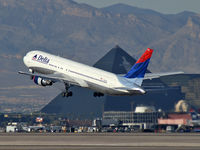 N1402A @ KLAS - Delta Airlines / 1993 Boeing 767-332