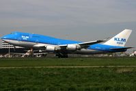 PH-BFD @ AMS - visitor - by Wolfgang Zilske