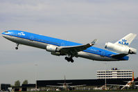 PH-KCE @ EHAM - visitor - by Wolfgang Zilske