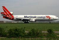 PH-MCR @ AMS - visitor - by Wolfgang Zilske