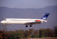 LN-ROZ @ LSGG - Landing rwy 23 - by Shunn311