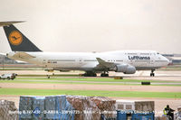 D-ABVA - The 'Berlin' passes Terminal-2 at Chicago's O'Hare Int'l - by Loe M M Baltussen, NL