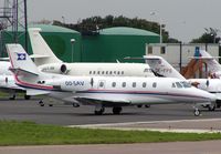 OO-SAV @ EGGW - Pictured on a crowded Luton ramp in 2005 - by Terry Fletcher
