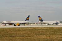 TF-FIW @ KMIA - Icelandair 757-200 - by Andy Graf-VAP