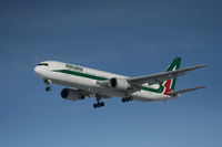 I-DEIF @ KORD - Boeing 767-300 - by Mark Pasqualino