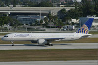 N18112 @ KFLL - Continental Airlines 757-200 - by Andy Graf-VAP