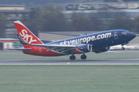 OM-NGG @ LOWI - Sky Europe Airlines Boeing 737-700 - by Thomas Ramgraber-VAP
