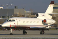YV2040 @ VIE - Maraven Dassault Falcon 900 - by Thomas Ramgraber-VAP