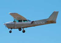 N737KH @ KAPA - Approach to 17L. - by Bluedharma