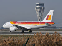 EC-KME @ LEBL - Grulla (Crane) new A319 for Iberia... - by Jorge Molina