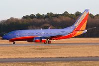 N422WN @ ORF - Southwest Airlines N422WN (FLT SWA591) from Chicago Midway Int'l (KMDW) rolling out on RWY 5 after landing. - by Dean Heald