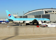 HL7734 @ DFW - Korean Air at the gate.