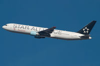 OE-LAY @ VIE - Austrian Airlines Boeing 767-300 - by Yakfreak - VAP