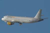 EC-KAX @ BCN - Vueling Airbus 320 - by Yakfreak - VAP