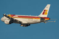 EC-HGT @ BCN - Iberia Airbus 319 - by Yakfreak - VAP