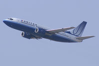 N379UA @ KLAX - United Airlines Boeing 737-300 - by Thomas Ramgraber-VAP