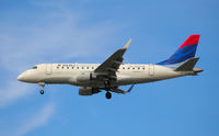 N856RW @ KATL - On final for Runway 26R - by Michael Martin