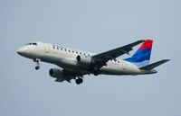 N861RW @ KATL - On final for Runway 26R - by Michael Martin