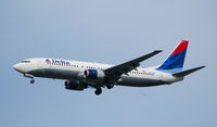 N3735D @ KATL - On final for Runway 26R - by Michael Martin