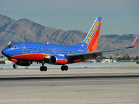 N220WN @ KLAS - Southwest Airlines / 2005 Boeing 737-7H4 - by Brad Campbell