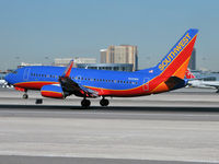 N220WN @ KLAS - Southwest Airlines / 2005 Boeing 737-7H4 - by Brad Campbell