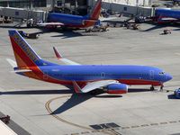 N421LV @ PHX - Pushing back